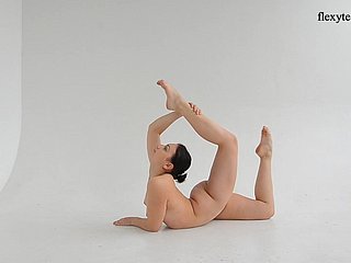 Super flexibele hot gymnast Dasha Lopuhova