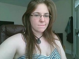 adolescent graisse dans des lunettes masturbe sur webcam