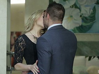 Romantik Coddle Mia Malkova sıcak ve tutkulu seks sırasında inliyor