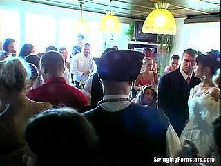 Düğün sluts halka açıktır