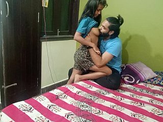 Hintli kız, kolej hardsex'ten sonra üvey kardeşi evde yalnız