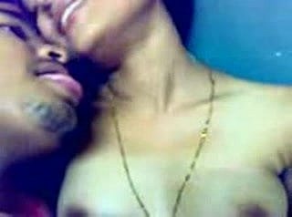 Sevimli Kerala Aunty'nın ' s Boobs ve Pussy gösteri onu BF tarafından yakalanan